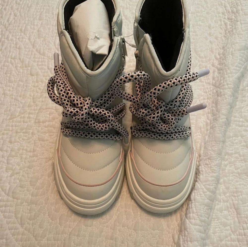 ZARA snow boots size 3.5